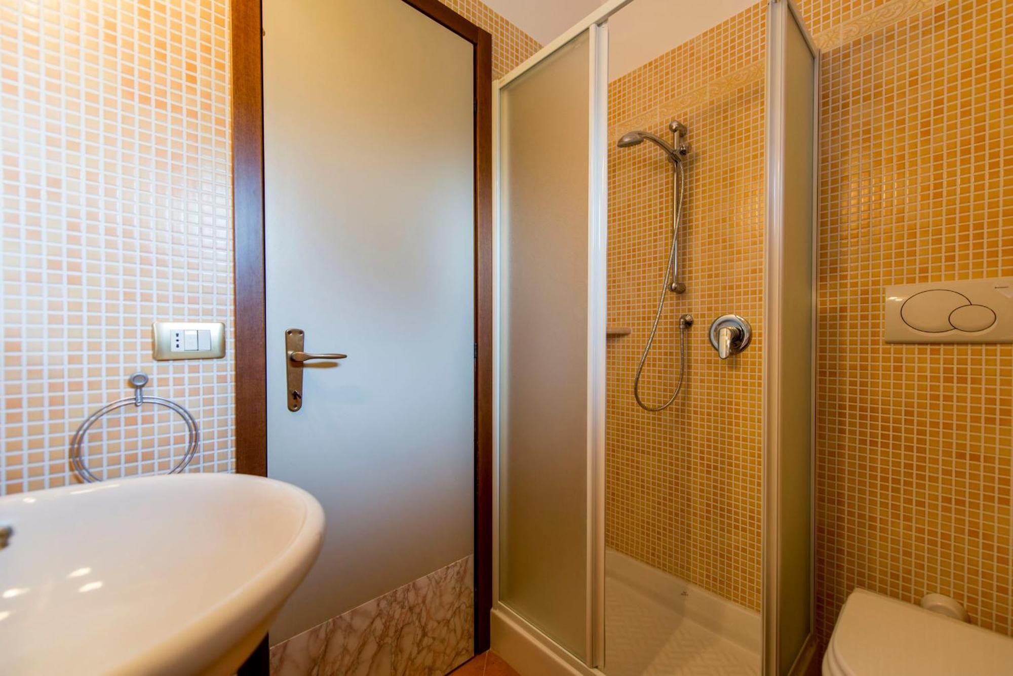 Italianflat - Peschiera Residence Peschiera del Garda Bagian luar foto