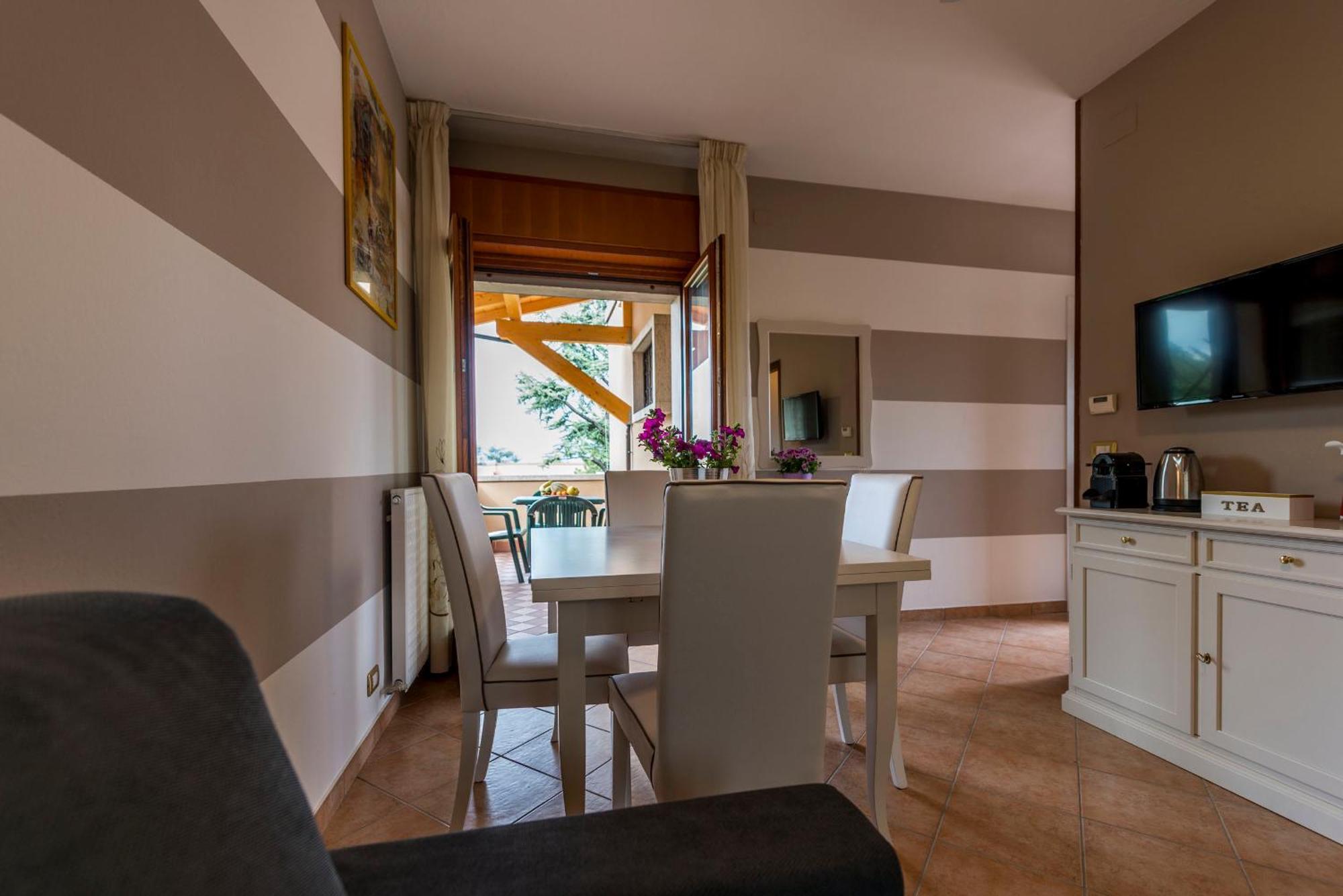 Italianflat - Peschiera Residence Peschiera del Garda Bagian luar foto